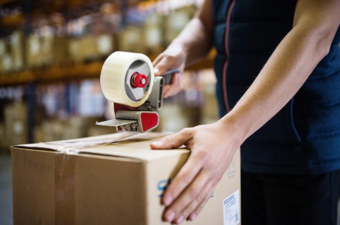 дают ли жилье в польще, если работаешь на складе одежды дают ли жилье в польще, если работаешь на складе одежды